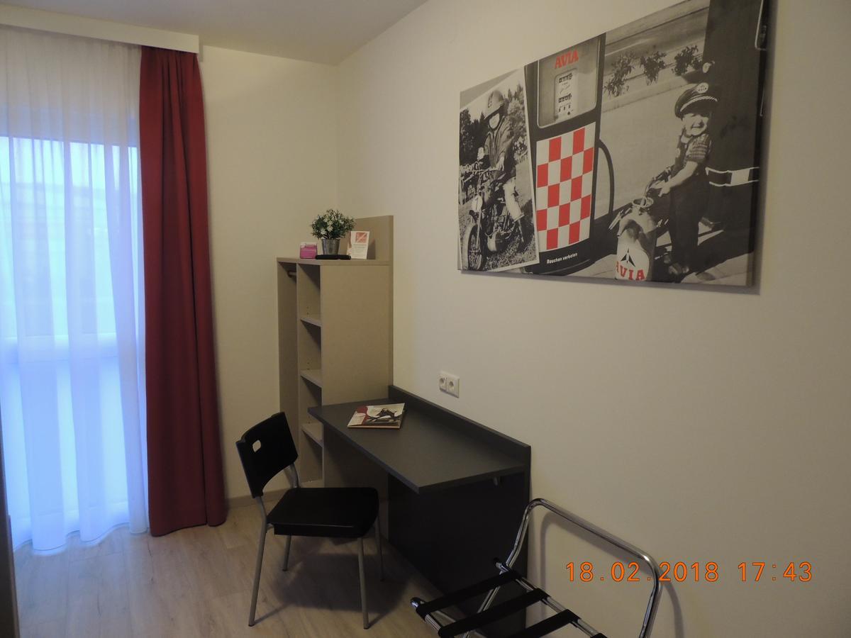 AVIA Motel Bisamberg Korneuburg Bagian luar foto