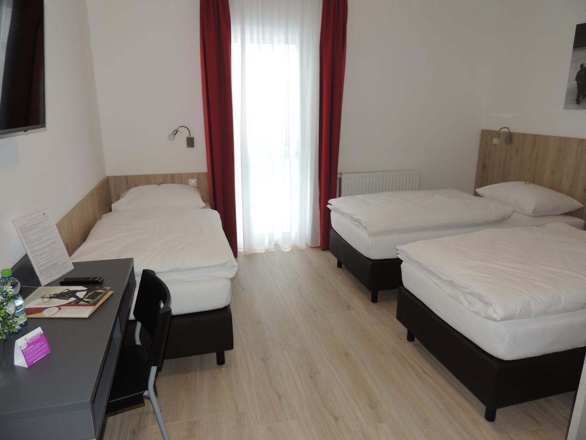 AVIA Motel Bisamberg Korneuburg Bagian luar foto