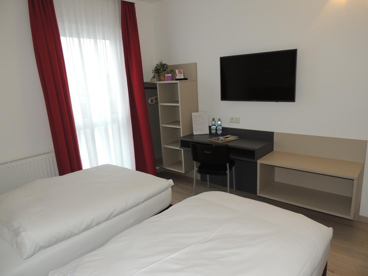 AVIA Motel Bisamberg Korneuburg Bagian luar foto