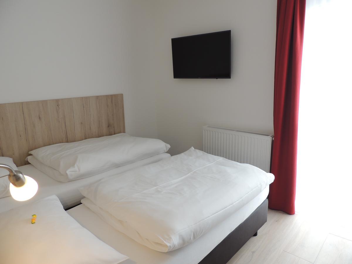 AVIA Motel Bisamberg Korneuburg Bagian luar foto